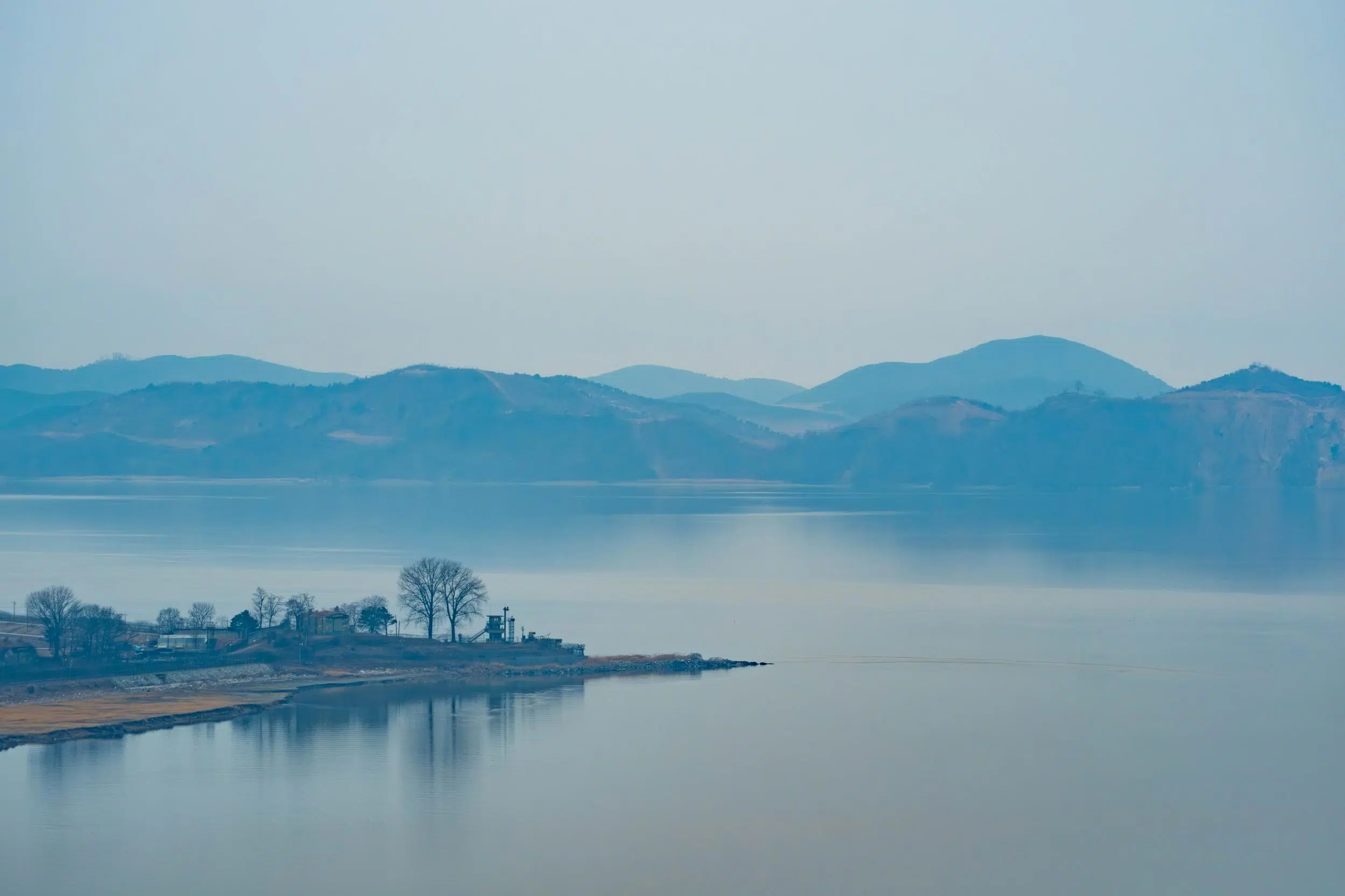 gimpo-odusan-imjin-han-confluence-march-2026 A South Korean watchtower at the northern tip of Gimpo City, at the confluence of the Han and Imjin Rivers, facing North Korea (March 2026).