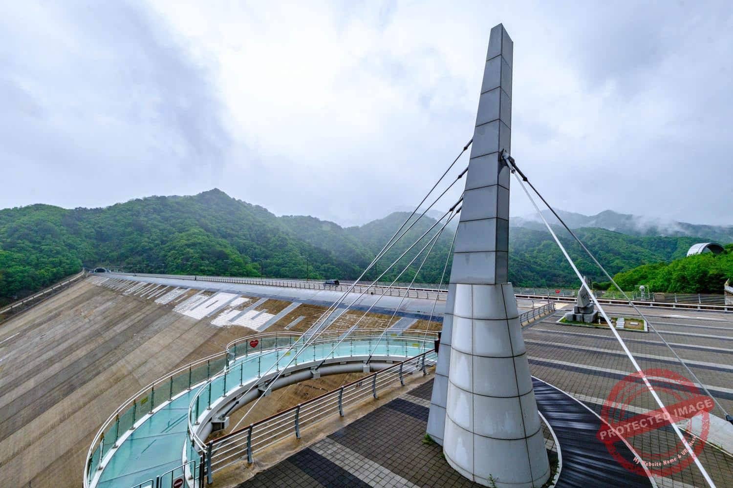 peace-dam-202505 The top of the Peace Dam (May 2025).
